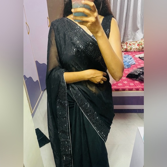 Premium Georgette Diamond Work
Stylish Party Wear Saree - Picture 11 of 12
